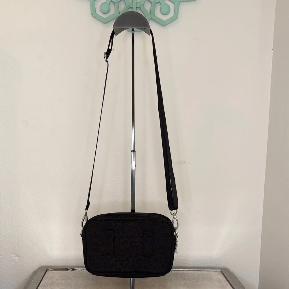 Baggallini RFID Crossbody Festival Bag / Fanny Pack - Picture 3 of 15